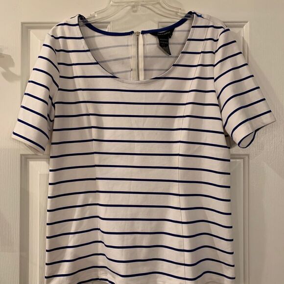 Jules & Leopold Tops - Jules & Leopold White Striped Fitted Zip Top sz L